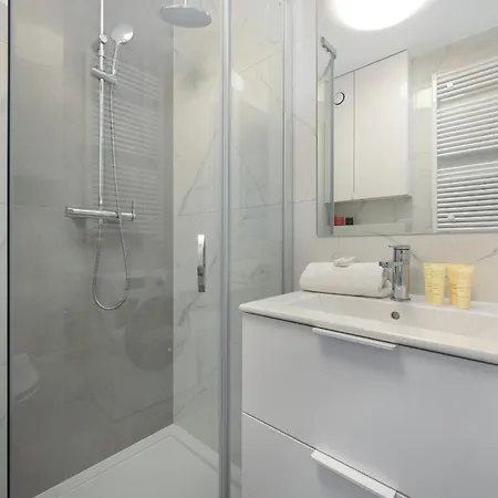 Appartamento Stylowy W Odcieniach Bezu Balkon & Parking By Renters *